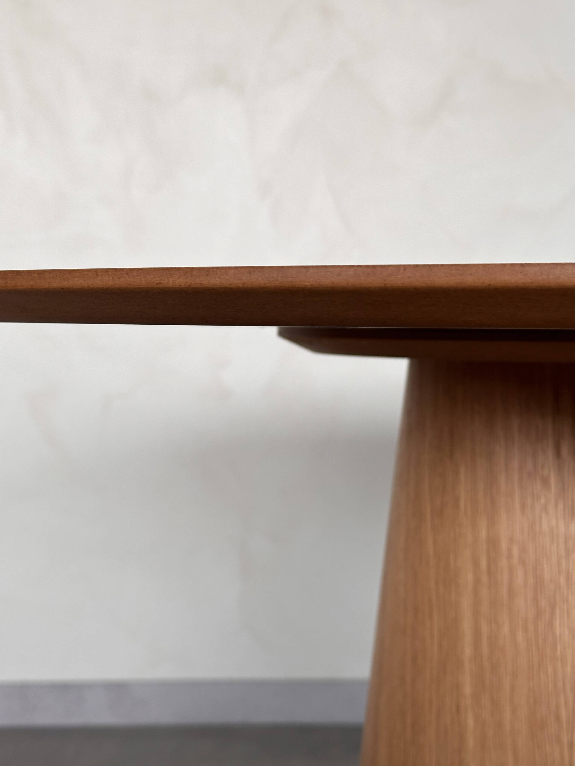 MESA_KONO_ROBLE_3 Mesa Comedor Redonda de Madera | Kono - Imagen 2