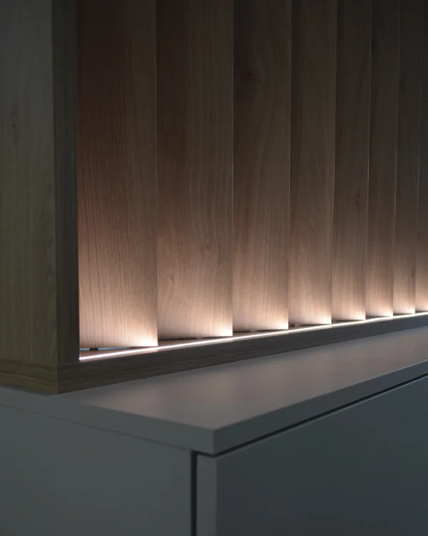SEPTOP DUO - Separador giratorio con Luz LED y mueble bajo con 3 puertas | 270,5cm x 180cm x 35 cm
