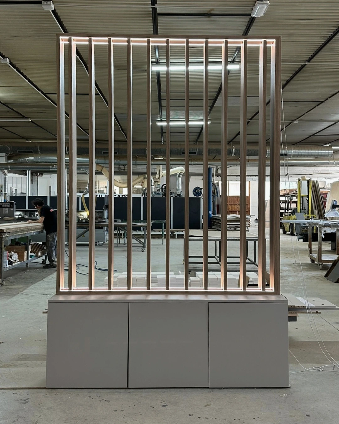 SEPTOP_DUO (34)webp SEPTOP DUO - Separador de ambientes con listones y mueble bajo a medida - Imagen 10